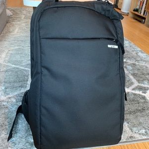 INCASE ICON backpack